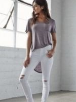С чем носить белые джинсы – идеи для модных городских луков