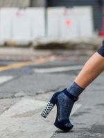 Носки с сандалиями – тренд сезона или признак дурного вкуса?