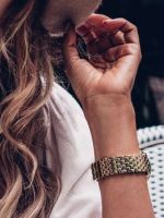 Золотой браслет – стильное украшение, которое всегда в моде