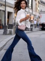 Расклешенные джинсы – кому идут и с чем носить, чтобы выглядеть стильно?
