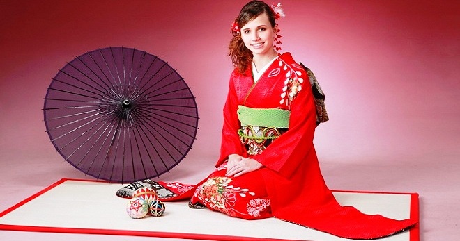 Женское кимоно – традиционная японская одежда в современной моде