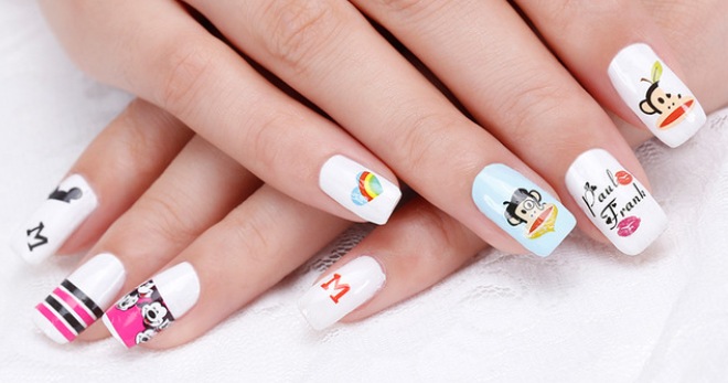 Inscriptions on nails - a selection of the most fashionable and original ideas