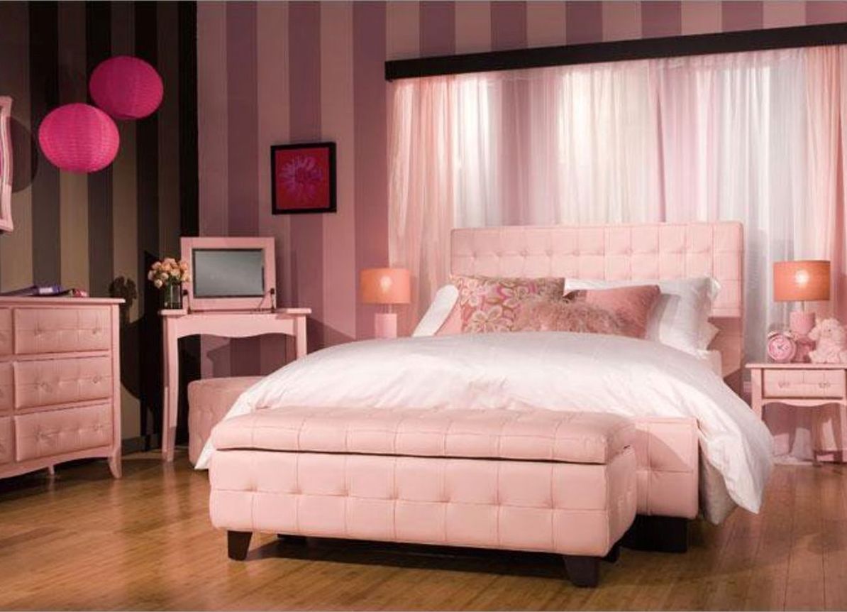 Мебель розового цвета