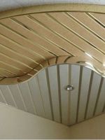 Подвесной реечный потолок в ванную