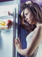 Запах в холодильнике - как быстро избавиться от неприятных ароматов?