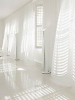 Белые шторы в интерьере - как по-особенному можно оформить помещение?