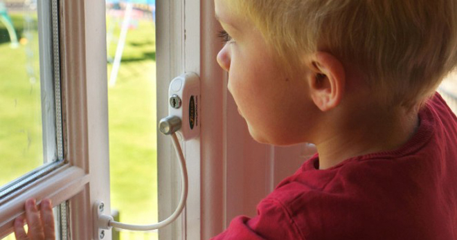Замки на окна от детей - как выбрать лучшее решение?