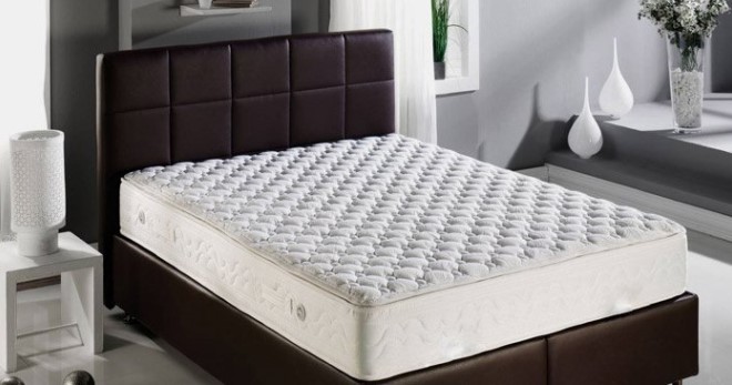 Как выбрать матрас для двуспальной кровати - какой вариант лучше подходит для здорового сна?