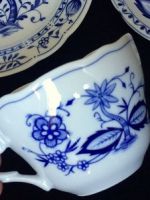 Чашки с синими цветами – примета