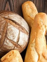 Почему нельзя хранить хлеб в холодильнике?
