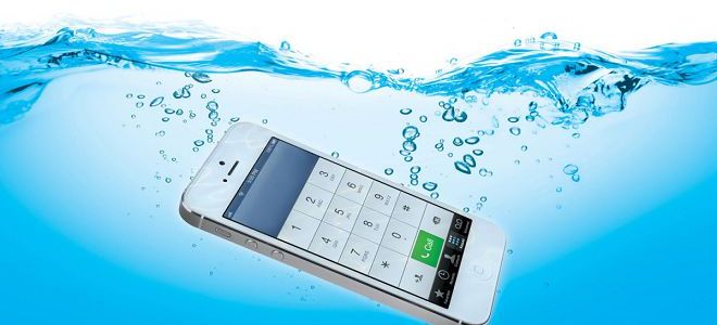 как высушить телефон который упал в воду