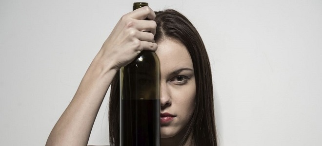 признаки алкоголизма у женщин