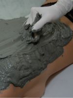 Голубая глина – свойства и применение для суставов