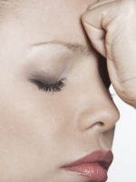 Пульсирующая боль в голове – повод для паники или безобидный симптом?