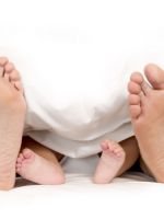 Как отучить ребенка спать с родителями – самые простые способы
