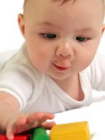 5 месяцев ребенку – что умеет малыш, и как правильно развивать его?