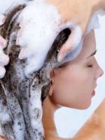 Как правильно мыть голову и что для этого нужно?