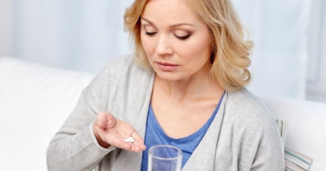 Препараты при климаксе – лучшие лекарства, которые устранят неприятные симптомы