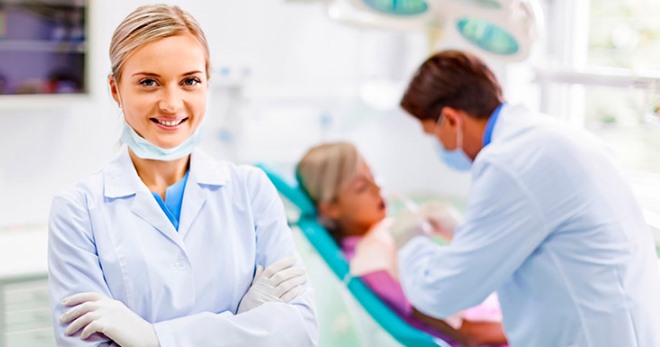 Зубной врач – что делает, чем отличается от стоматолога, и когда к нему обращаться?