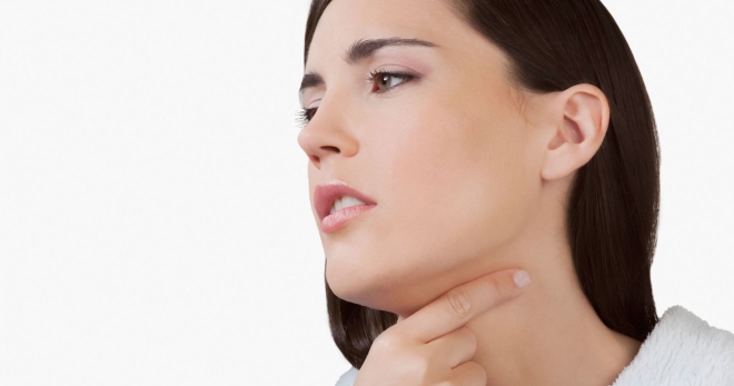 Чем лечить горло быстро и эффективно в зависимости от причин боли?