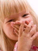 У ребенка запах изо рта - причины