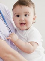 Чем лечить горло ребенку 1 год?