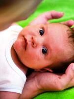 Как убрать корочки на голове у младенца?