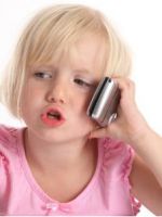 Какой телефон купить ребенку в первый класс?