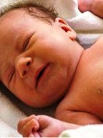 Как помочь новорожденному покакать?