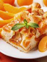 Пирог с абрикосами – простой рецепт