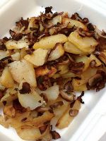 Картошка, запеченная с грибами в духовке	
