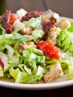 Классический салат «Цезарь» с курицей – простой рецепт