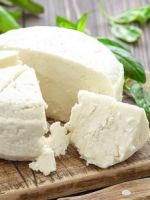 Как сделать домашний сыр?