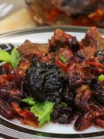 Мясо с черносливом - оригинальные рецепты вкусного горячего блюда