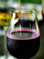 Вино из ирги - лучшие рецепты насыщенного домашнего алкогольного напитка