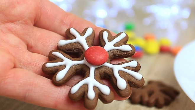Классическое имбирное печенье с глазурью на праздник