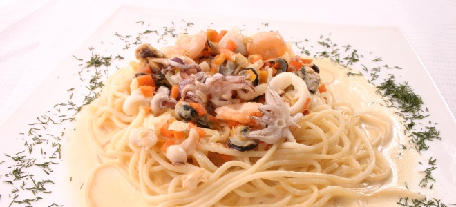 Соус из морепродуктов для спагетти со сливками