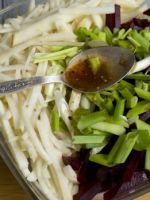 Салат из черной редьки - вкусные рецепты витаминной закуски на каждый день