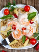 Спагетти с креветками в сливочном соусе - вкусные рецепты и оригинальные идеи приготовления сытного блюда