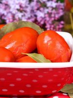 Маринованные помидоры на зиму - восхитительная консервация по простым и понятным рецептам