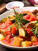 Овощное рагу с баклажанами и кабачками - вкусное и сытное блюдо для ужина и не только!