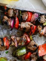 Как приготовить шашлык - советы по выбору мяса, лучшие маринады и способы жарки