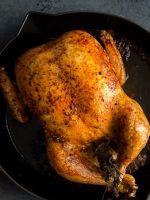 Курица в духовке целиком - вкусное праздничное блюдо для всей семьи!