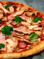 Пицца в духовке с разными начинками на любой вкус