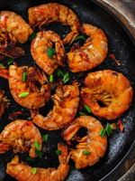 Жареные креветки на сковороде - простые способы сделать изысканное вкусное блюдо