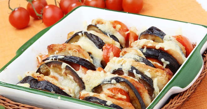 Баклажаны с помидорами и сыром в духовке - самые вкусные идеи запекания овощей 