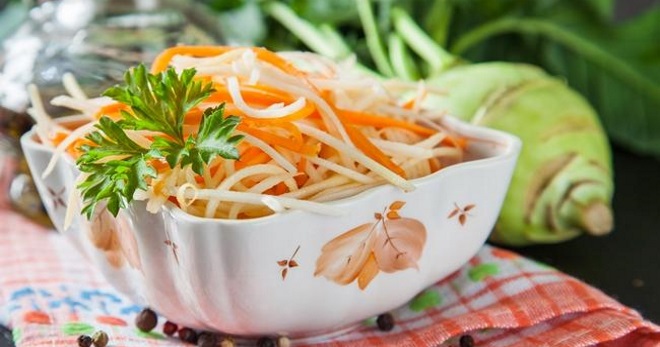 Салат из кольраби - самые вкусные рецепты полезного и легкого блюда