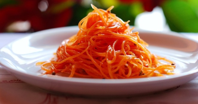 Салат с корейской морковью - вкусные рецепты яркой и оригинальной закуски