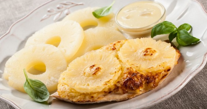 Курица с ананасами - лучшие рецепты запеченного, жареного блюда и закусок
