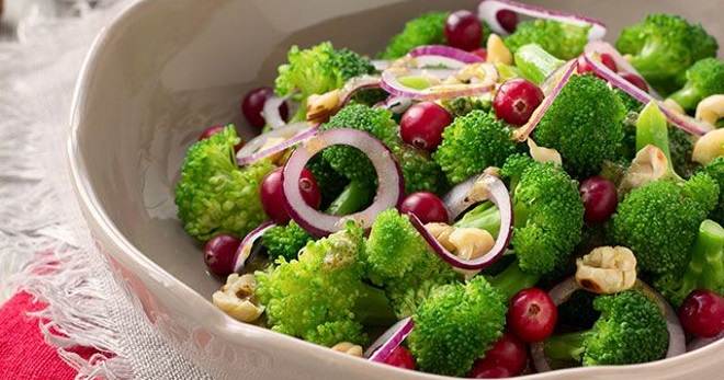Салат из брокколи для повседневного, диетического и праздничного меню